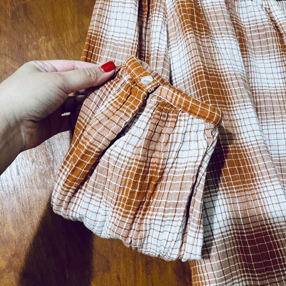 Universal Thread | Women’s Button down Blouse - Picture 5 of 5